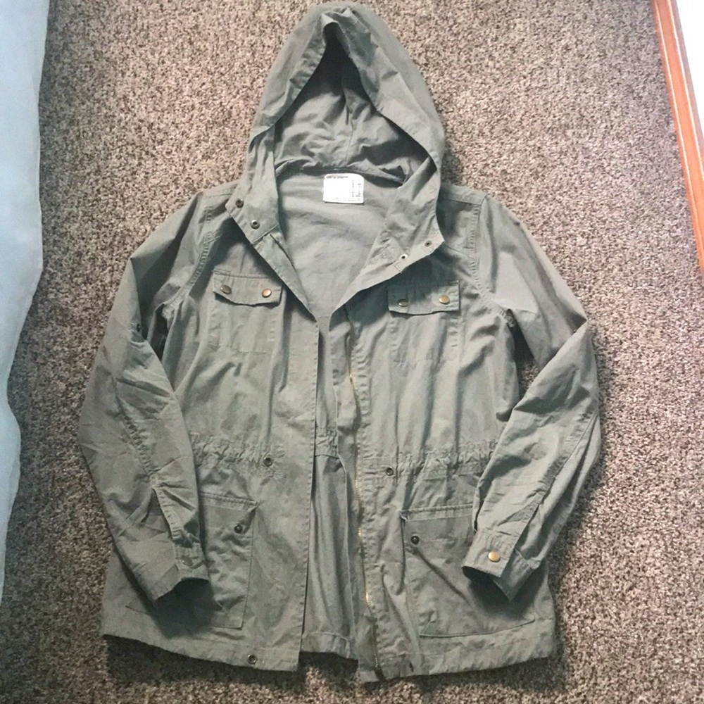 Oversized army green light jacket